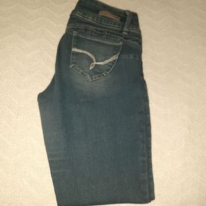 YMI Wanna better butt Capri